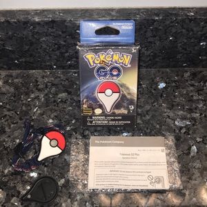 Pokémon Go Plus Bracelet 🦖🐍🐥